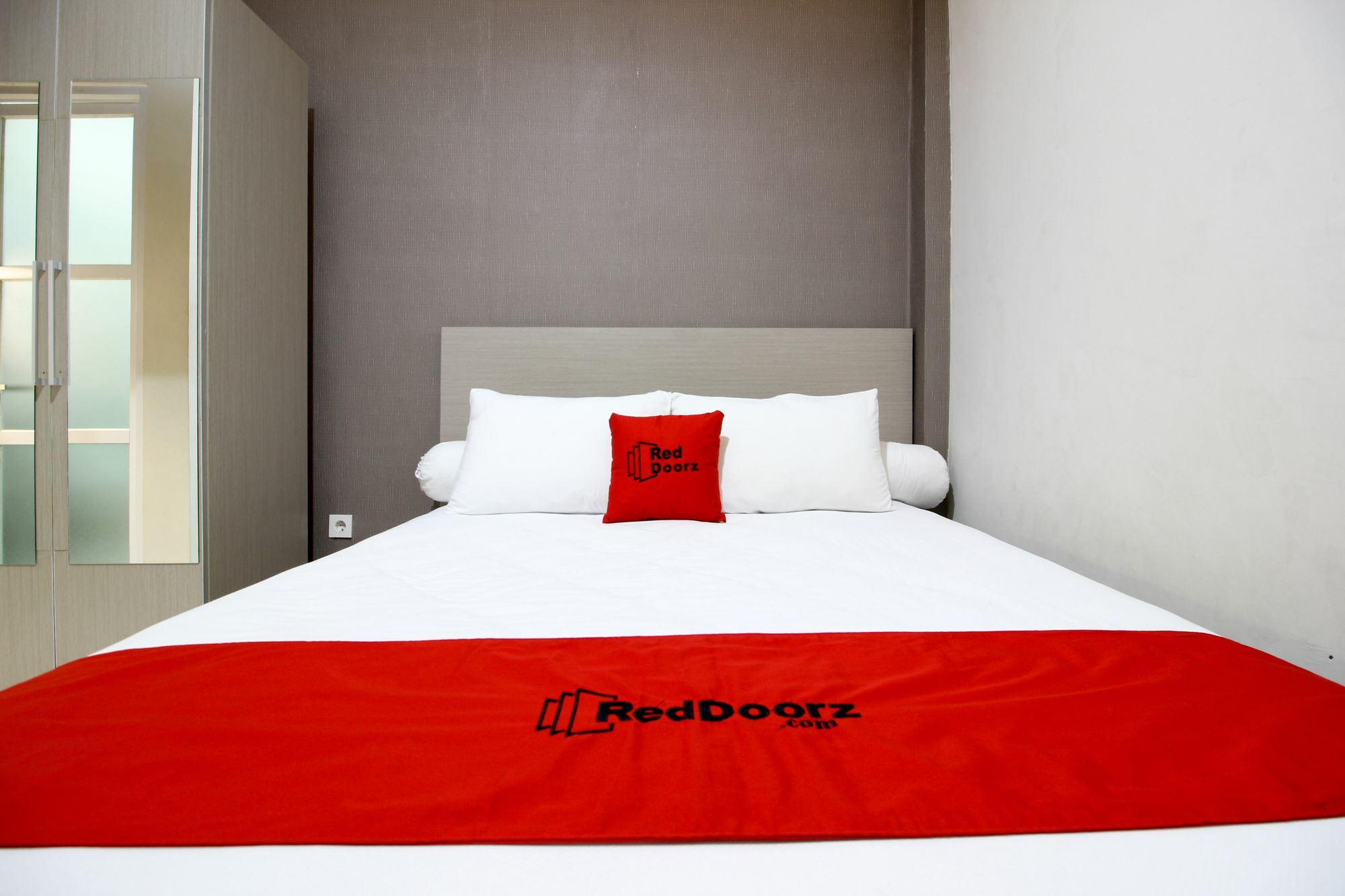 Reddoorz Plus Near Upn Jogjakarta 2 Maguwo Exterior foto